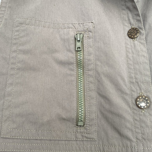 Cherokee Brand Traveler Gear olive green hiking vest. - Picture 5 of 12